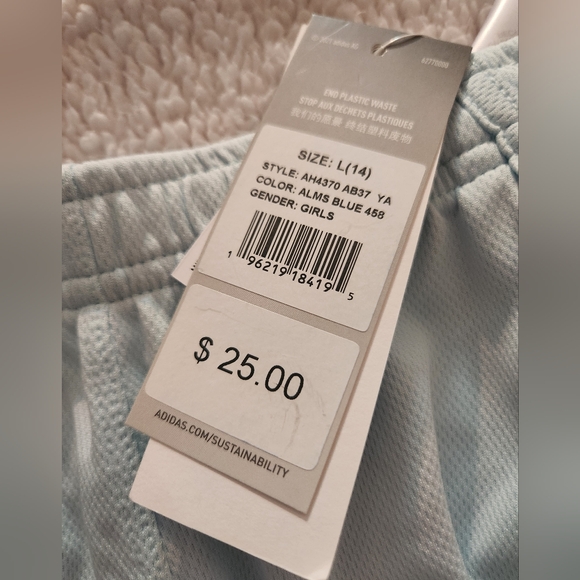 Girls Adidas shorts - Picture 2 of 5